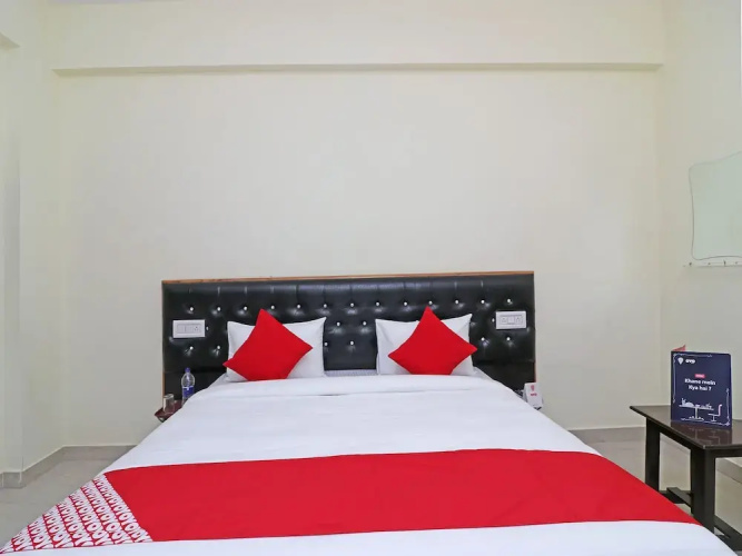 OYO 12760 Pragati Palace