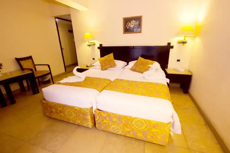 Cataract Pyramids Resort