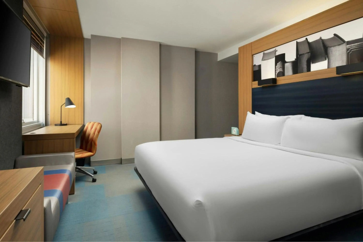 Aloft Chicago Downtown River North