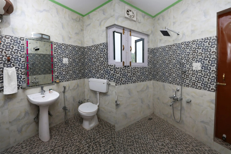 OYO 4484 Hotel EL Classics