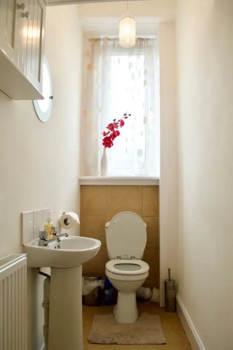 1 Bedroom Flat In Meadowbank