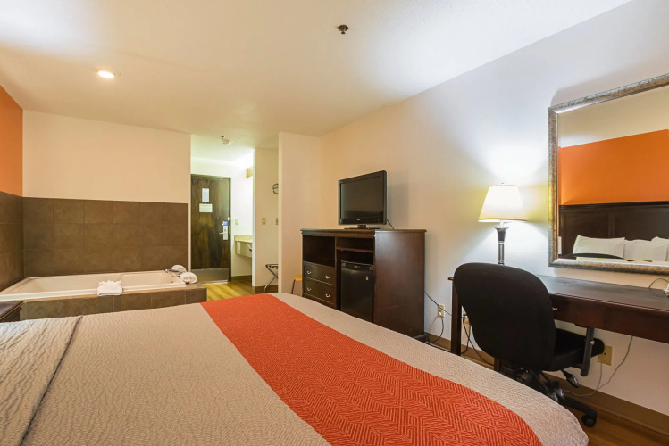 Baymont Inn & Suites Waterloo