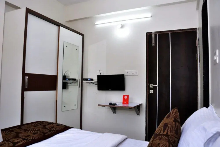 OYO 9533 Hotel Milind Villa