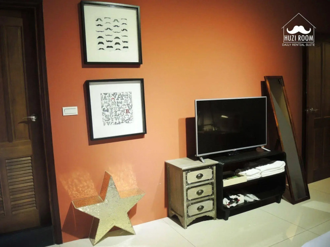 Huzi Room