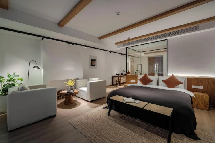 Premier Double room with balcony and with courtyard view