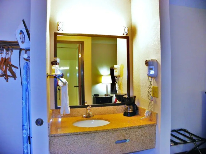 Days Inn And Suites Upper Sandusky