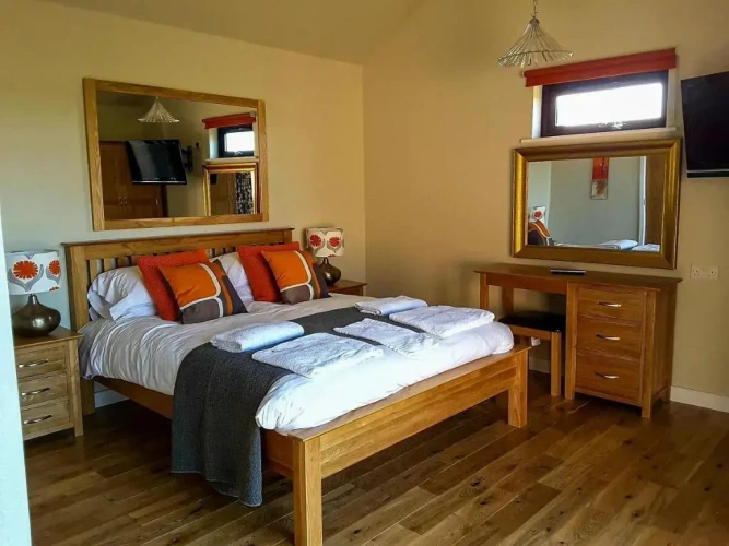 2 Bedrooms Cottage