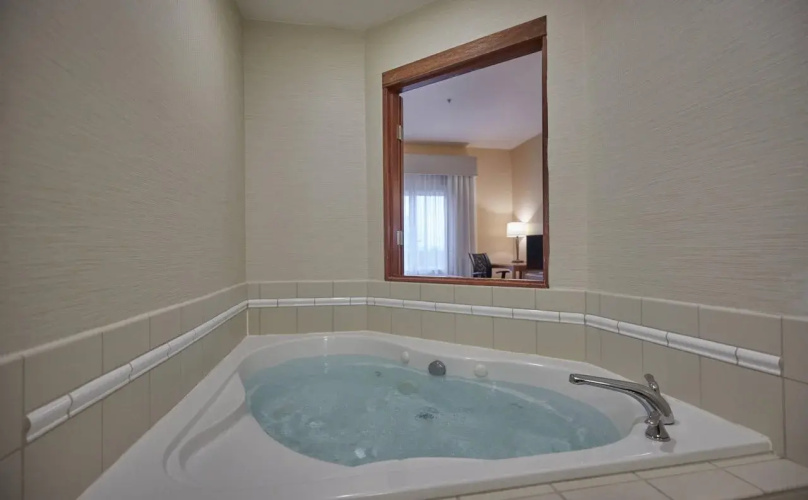 Fairfield Inn & Suites Burlington