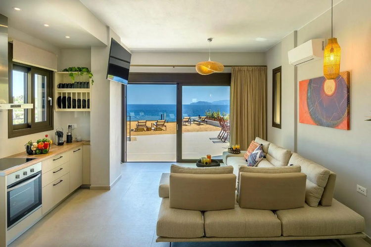 Beachfront 2 Bedroom Villa With Jacuzzi