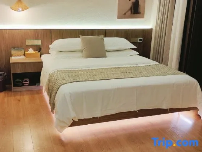1 Bedroom Standard Double room with view