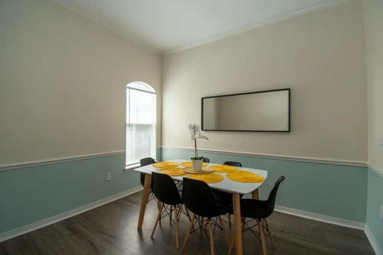 Delightful, Refurbished Apt! Everything you need!