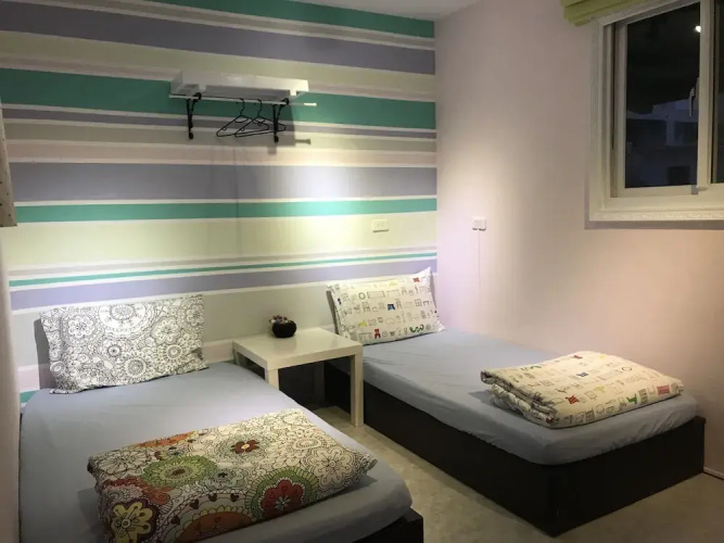 Free & Slow - Hostel