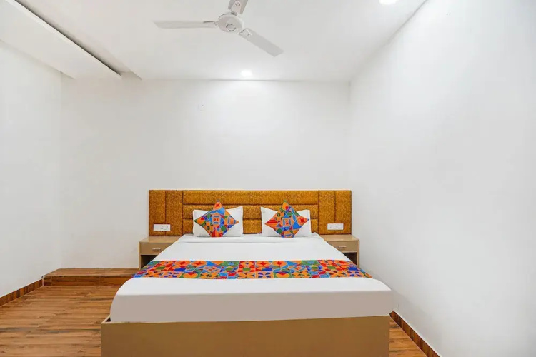 Fabhotel Wamson