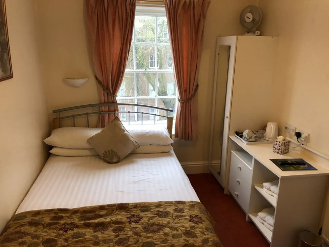 Diamonds Inn Ltd