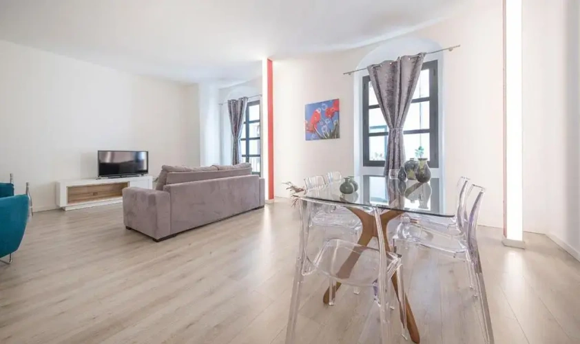 Apartment with balcony