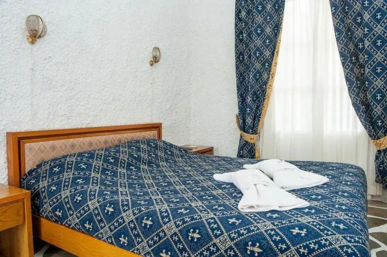 Manousos' Rooms