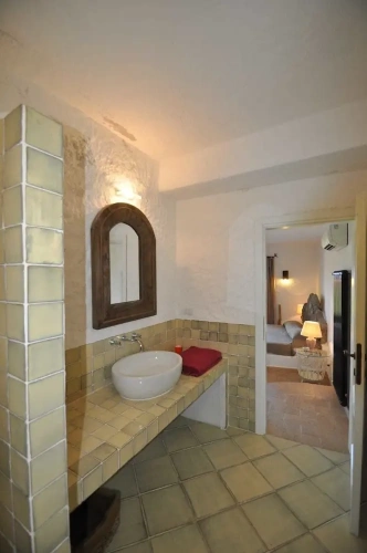 6 Bedrooms Villa