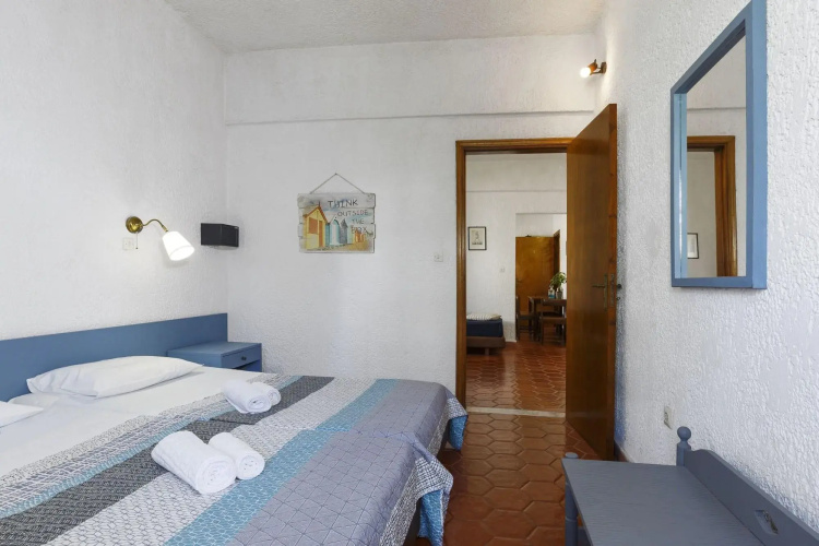 Emmanuel Apartments