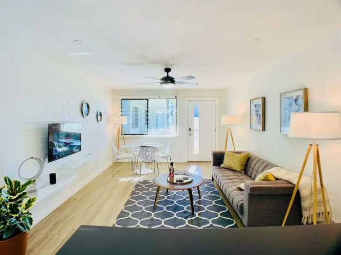 Primo Old Town Location with Heated Pool