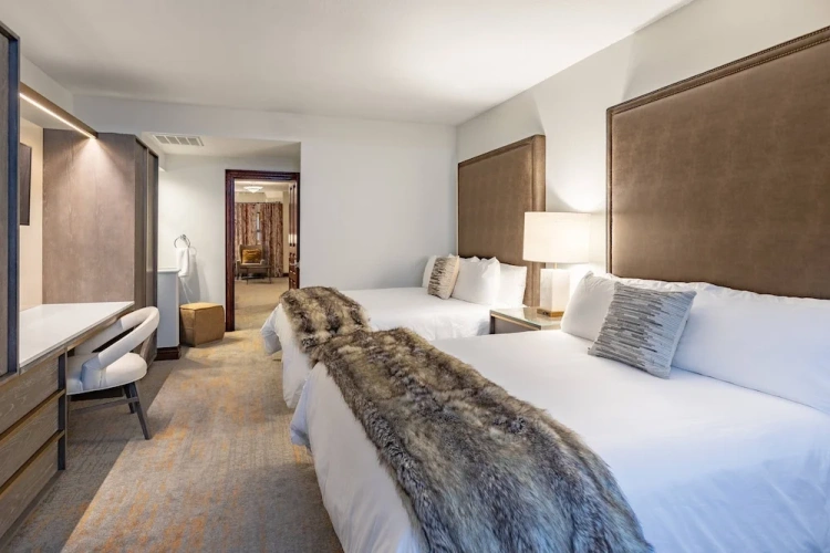 Suite with balcony
