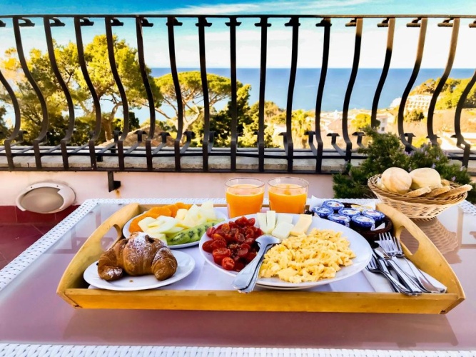 Standard Double room with balcony and with partial sea view