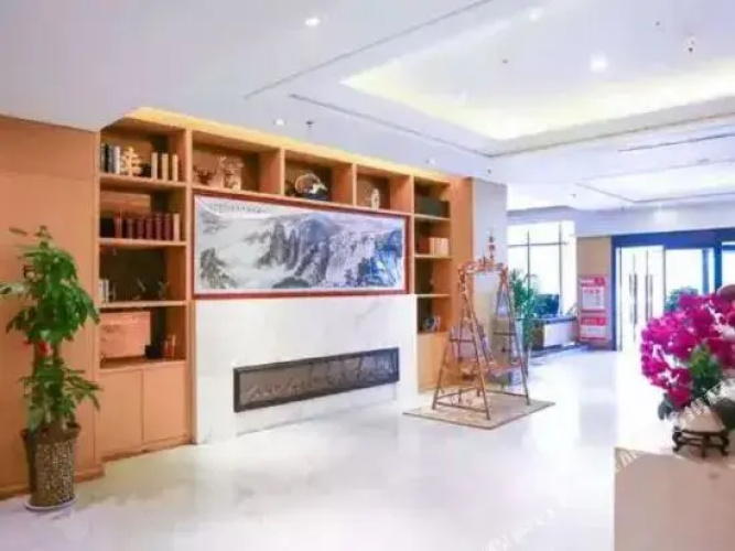 Manrou Hotel