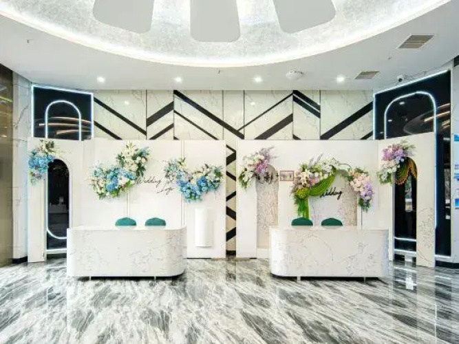 One three Grand Hotel