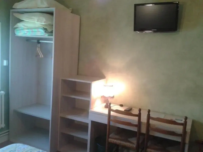 Standard Triple room with lake view