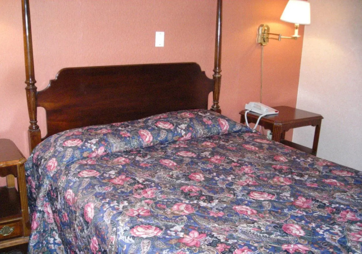 Holiday Motel