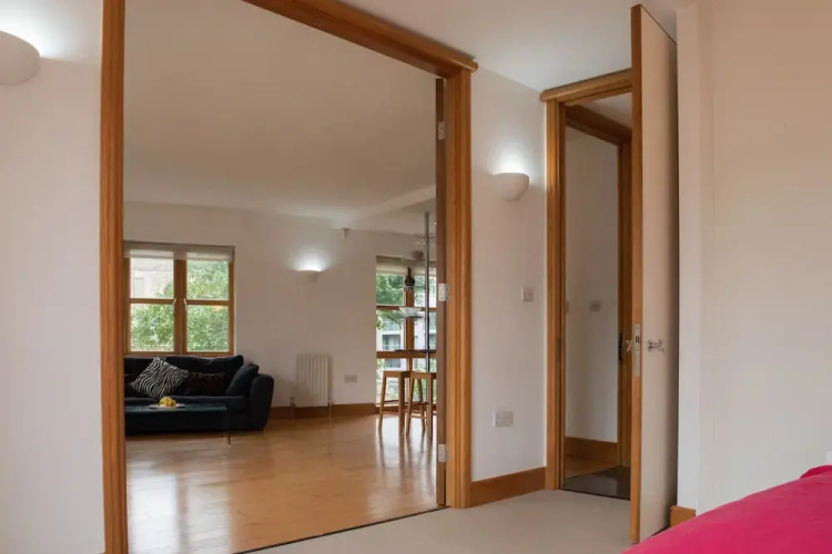 Lovely 2 Bedroom Flat in Excellent Location