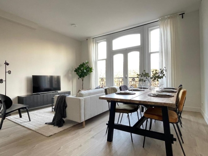 3 Bedrooms Apartment