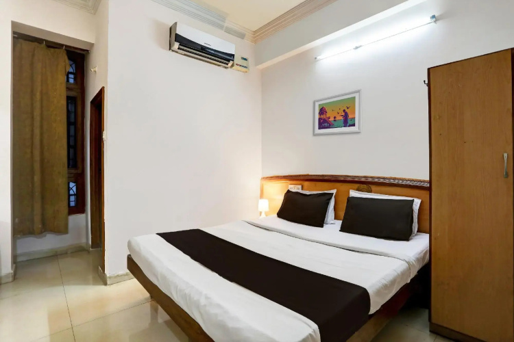 Hotel RR Residency