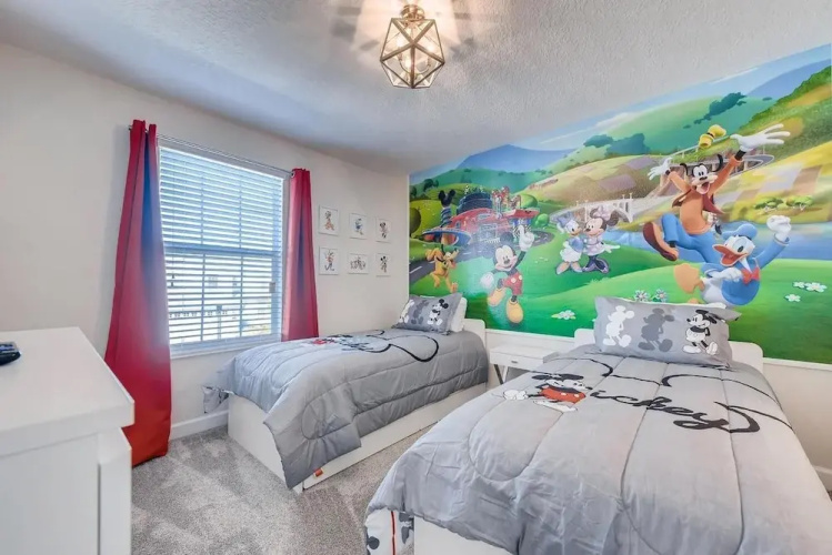 1557 MC - 6BR Poolside Paradise: Ultimate Fun!