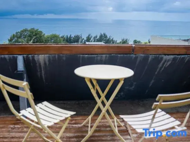 Qinghai Bay Scenic Apartment