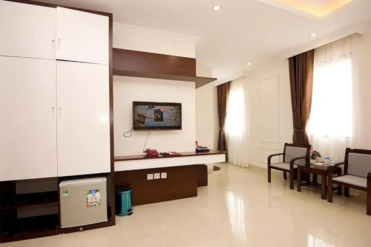 Thang Long Hotel II