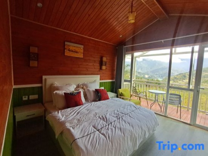 Standard Double room with view
