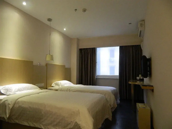 Sealy Hotel