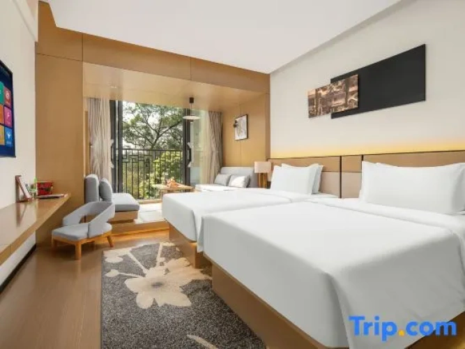 Standard Triple room with garden view