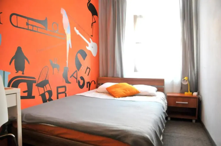 COLOR hostel