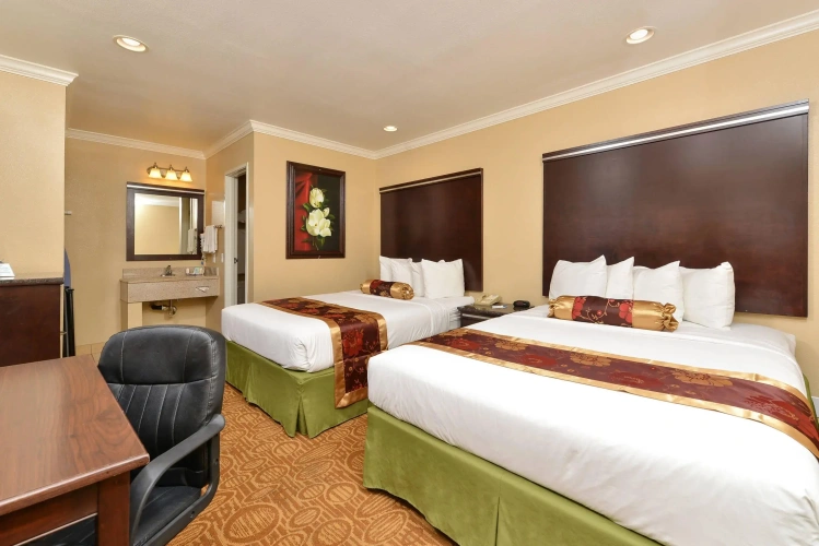Standard Quadruple room