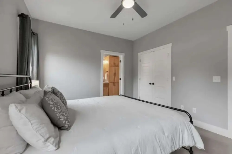 Luxury Home 3blck From Main St With Firepit