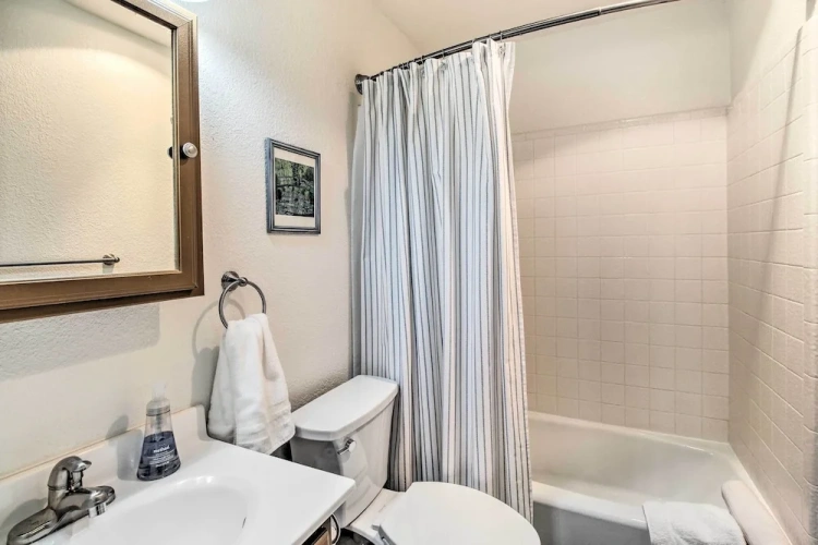 3 Bedrooms Apartment