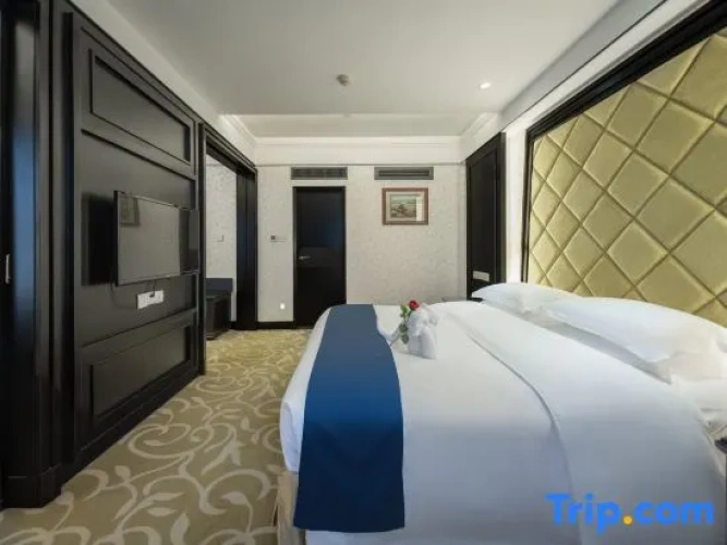 Executive Double Suite with river view
