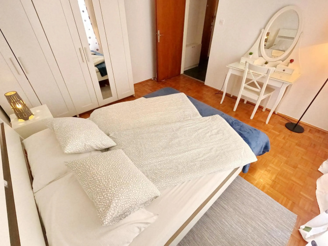 Apartment Ema