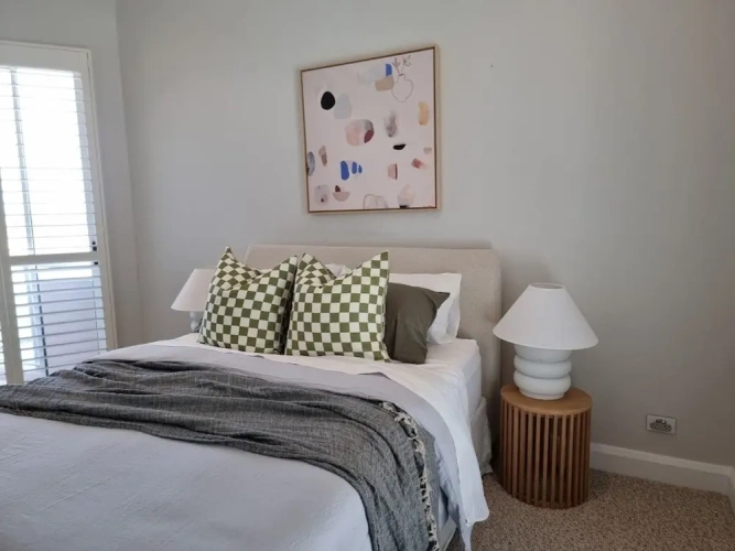3 Bedrooms Luxury Apartment with balcony and with water view