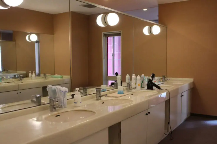 Sauna & Capsule Hotel Hokuo