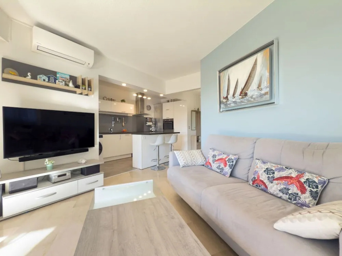 Le Cozy in Cannes With 2 Bedrooms and 1 Bathrooms