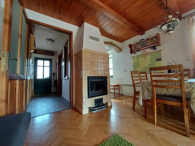 2 Bedrooms Cottage