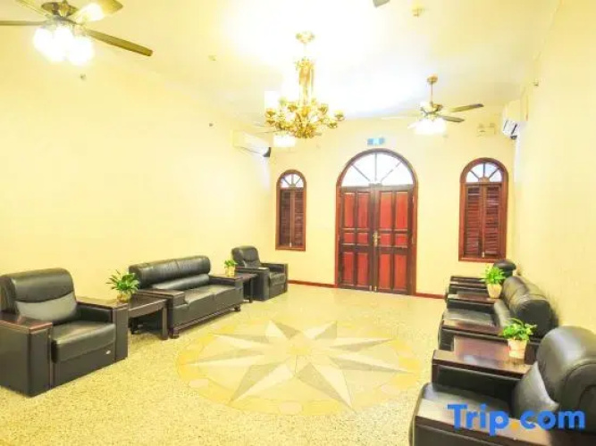 92 Castle Villa Hotel