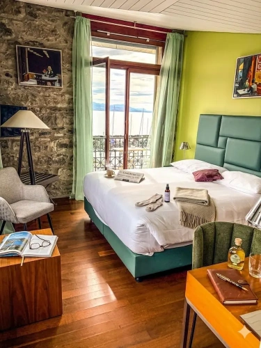 Superior Double room with balcony and with lake view